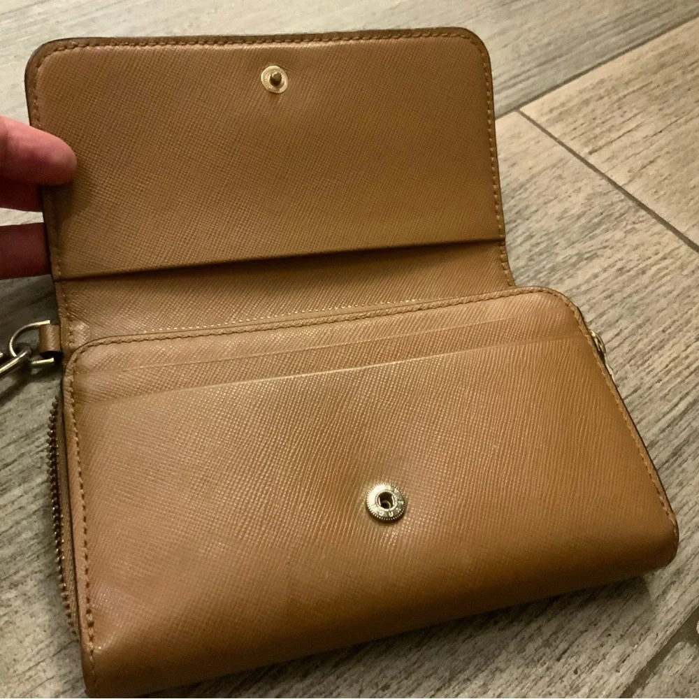Tory Burch classic zip